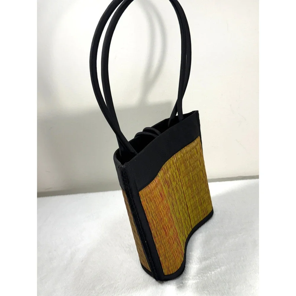 Unbranded woven straw